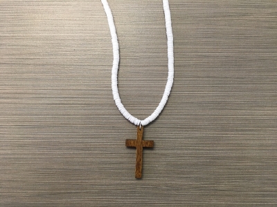 N-8559 - White Clam Shell w/ Wooden Cross Necklace