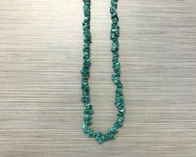 N-8255 - Single Strand Stone Chip Necklace - Green Flourite