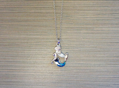 N-8593 - Abalone Mermaid Pendant Necklace on Chain 