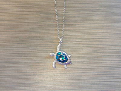 N-8601 - Abalone Turtle Pendant Necklace on Chain 
